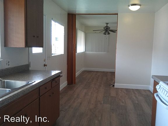 5th image of 4712 Jewell St