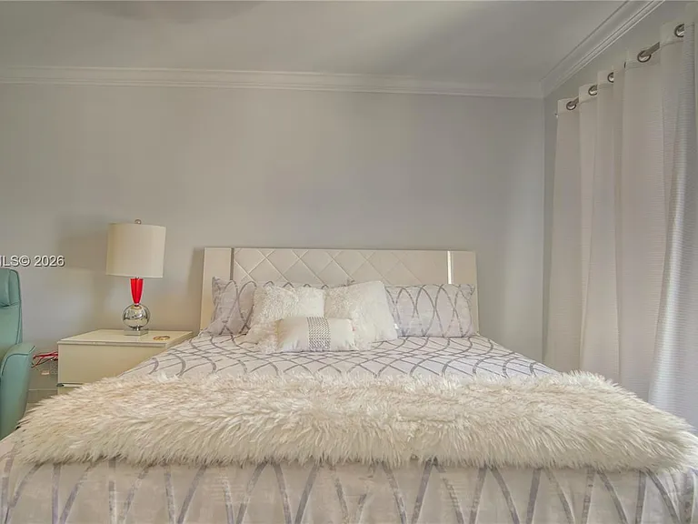 3550 Galt Ocean Dr #1808 — Photo 15