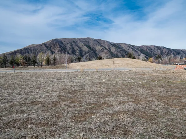 180 San Badger Dr, Hailey, ID 83333