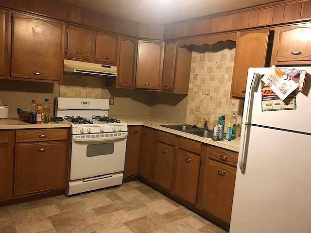 2nd image of 171 S Main St #2
