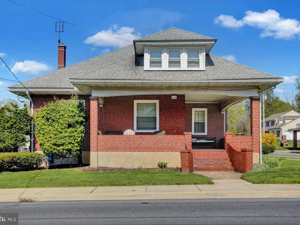 219 S Richmond St, Fleetwood, PA 19522