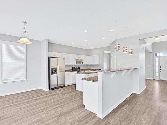 5th image of 200 S Rockwood Crescent Ct