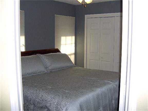 4th image of 2626 Lakeway Dr