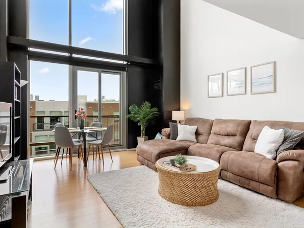 1 Earhart St Unit 715, Cambridge, MA 02141