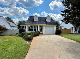 106 Magnolia Ln, Pendleton, SC 29670