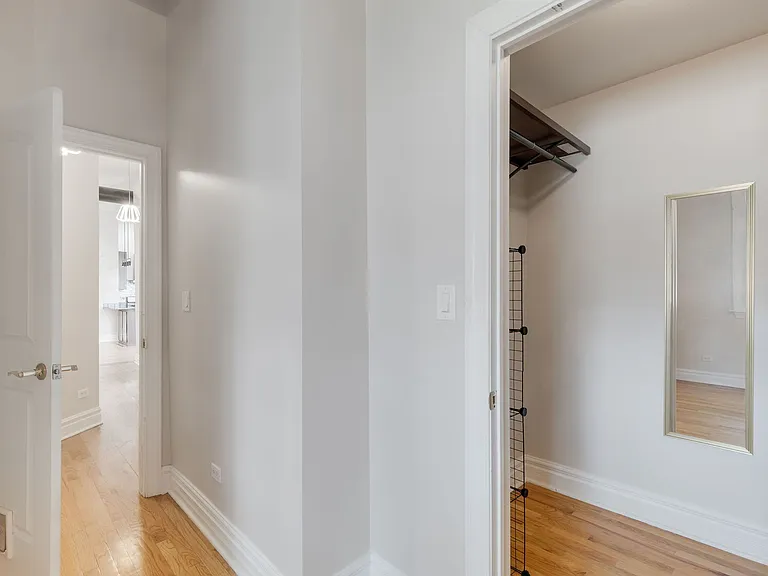 5014 S King Dr #2W — Photo 7