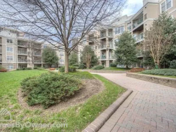 5563 Seminary Rd APT 212, Falls Church, VA 22041