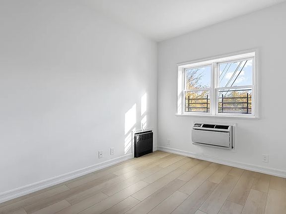 5th image of 26 Broome St #3B