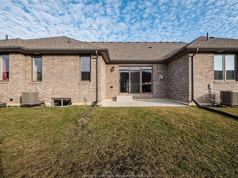 1397 Cypress Ave — Photo 23