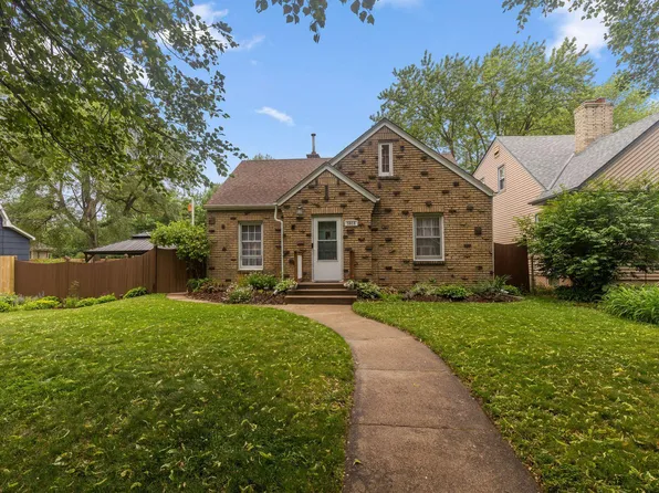3915 Regent Ave N, Robbinsdale, MN 55422