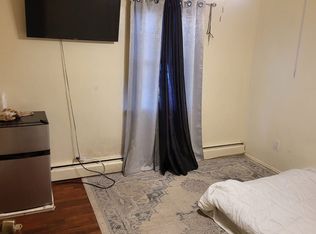 25369 148th Dr, Rosedale, NY 11422