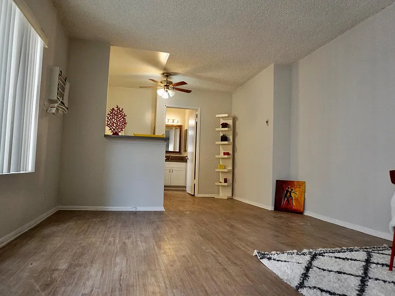 3615 Jasmine Ave #9 — Photo 5