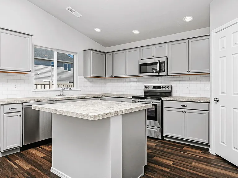2662 W Balboa Dr — Photo 4