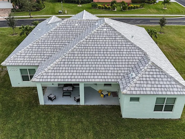 6555 Barbados Ct #0 — Photo 6