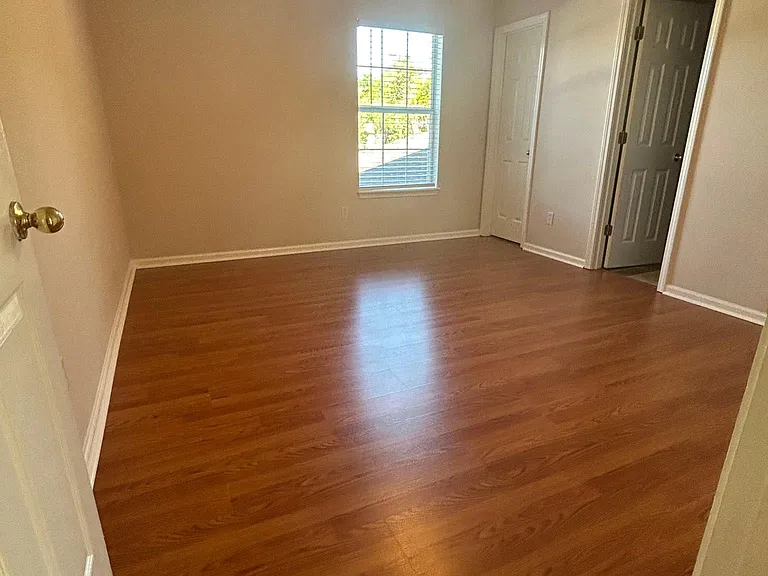 902 Southern Creek Dr — Photo 20