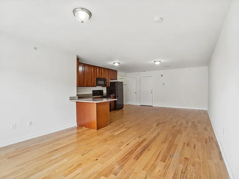 2025 N 17th St #202 — Photo 14