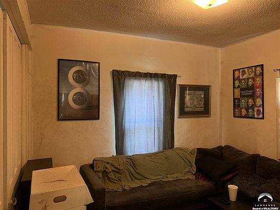 4th image of 428 S Poplar St