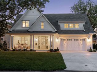 3316 W 55th St, Edina, MN 55410