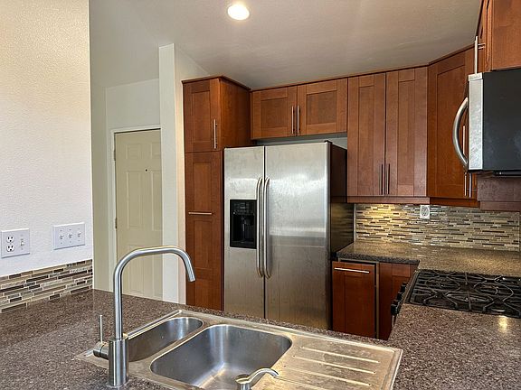 3rd image of 44669 Ashbury Pl