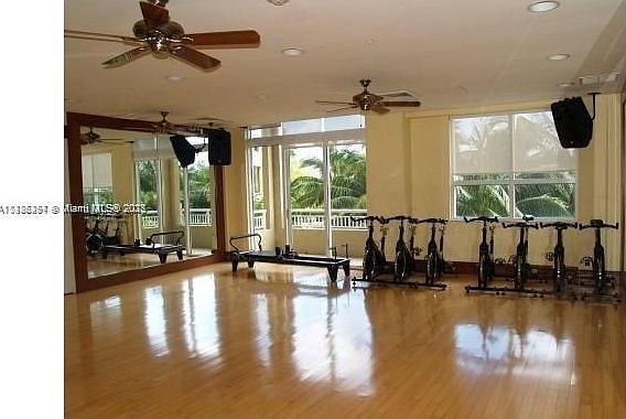 5th image of 19501 W Country Club Dr APT 2301