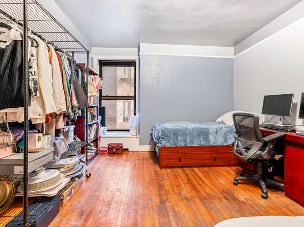 30-83 Crescent Street image 13 of 17