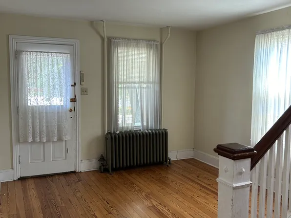 308 & 310 S 5th St #310, Oxford, PA 19363