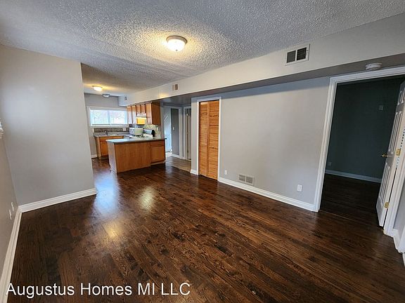 2nd image of 1918 Ardmore Dr
