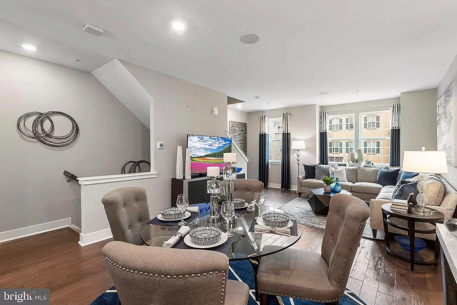 3 bed, 3.5 bath, 2109 sqft, $3,650 — Photo 4