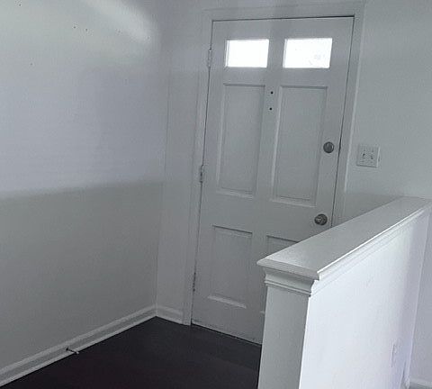 4th image of 6295 Traylor Ln
