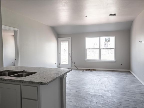 3rd image of 1615 NE 33rd St