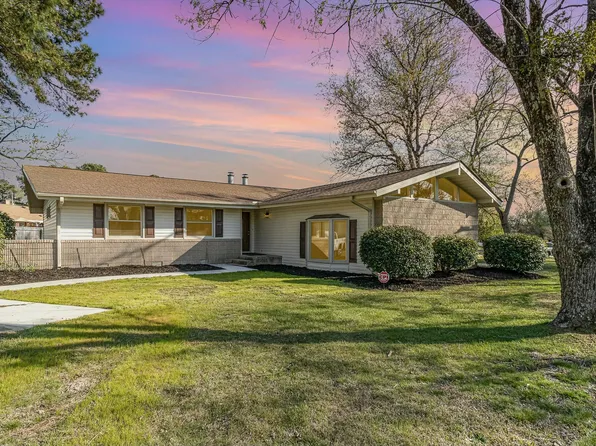 103 Marion Dr, Erwin, NC 28339