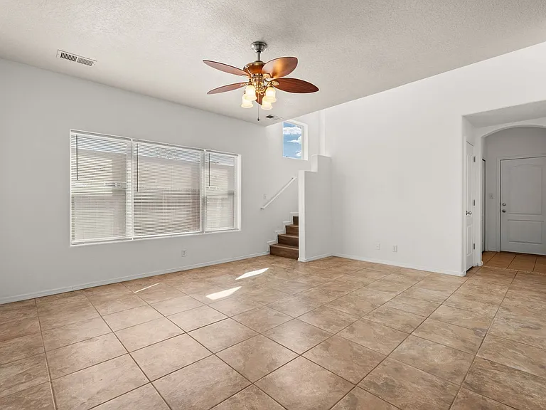 2406 Broadway Blvd NE — Photo 6