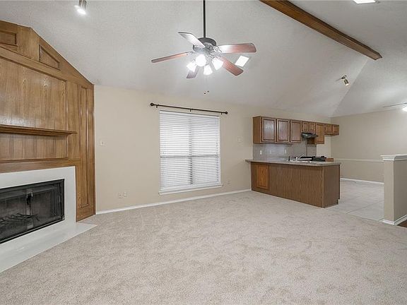 3rd image of 720 Red Oak Dr
