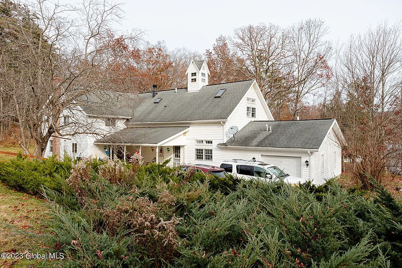 2nd image of 27 Bullis Drive