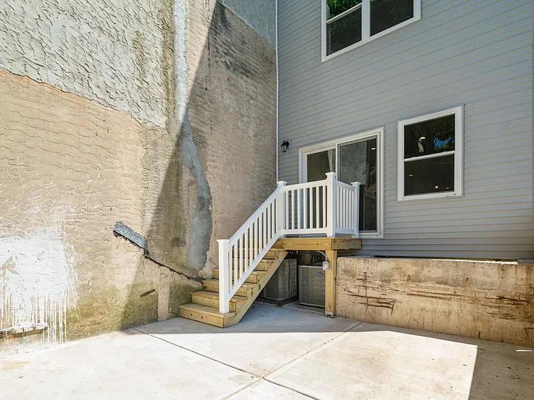 2003 Fitzwater St — Photo 20