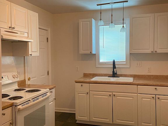 4th image of 813 W 47th St #1-2