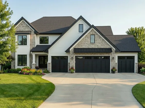 1472 S 81st St, West Des Moines, IA 50266