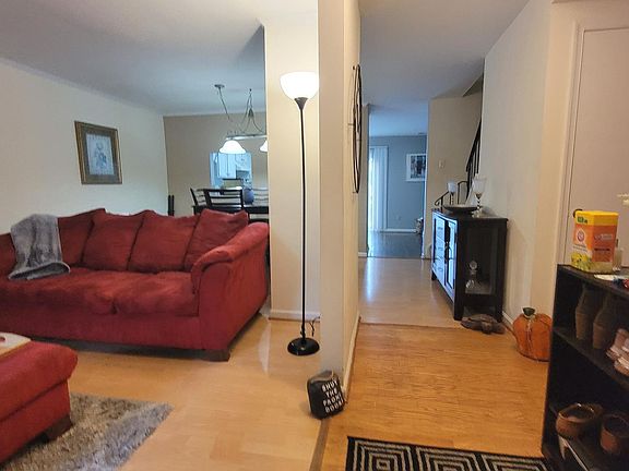 3rd image of 4197 Stockbridge Dr