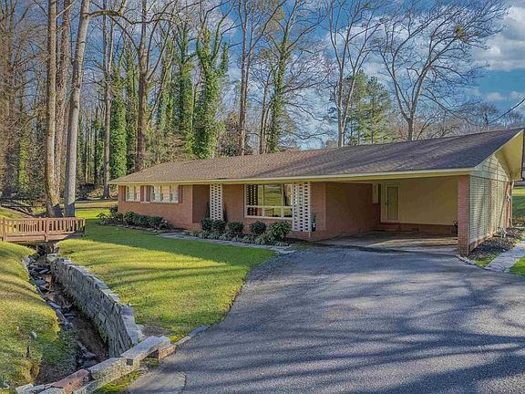 3rd image of 464 Pine Valley Dr