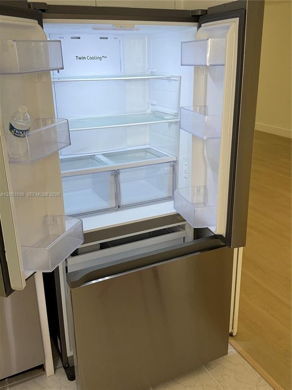 4007 N Cypress Dr APT 203, photo 5