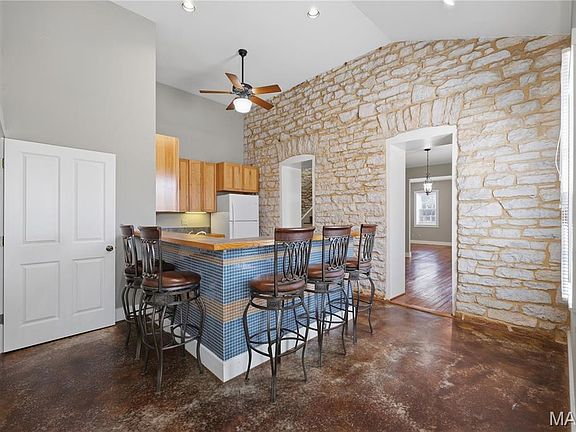 3rd image of 200 W Steins St