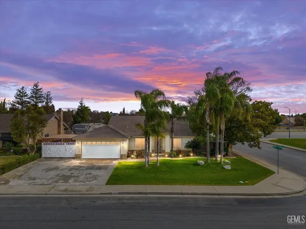 5600 Meadow Valley Ct, Bakersfield, CA 93312