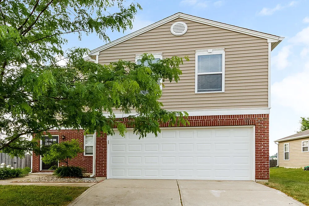 3 bed, 2.5 bath, 1792 sqft, $1,835 — Photo 1