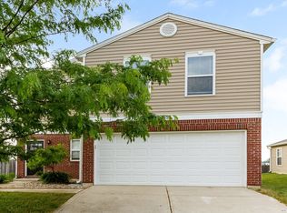 924 Bentgrass Dr, Greenwood, IN 46143
