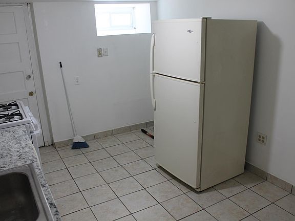 5th image of 39 65th St APT 3