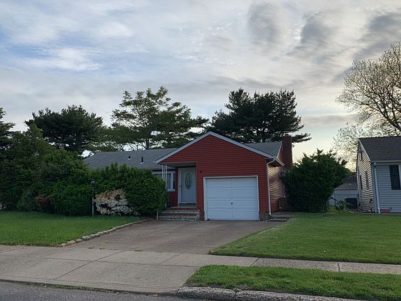 3rd image of 51 Bailey Ave