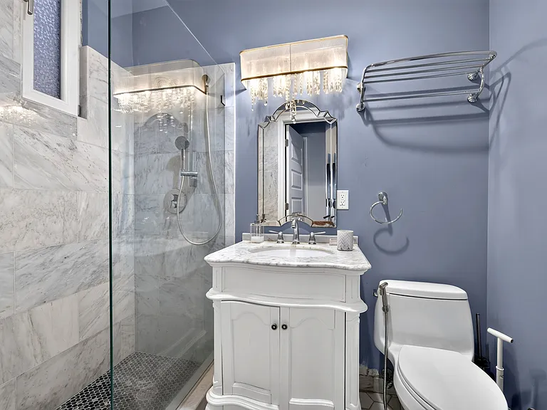 13 Bentley Ave #2 — Photo 21