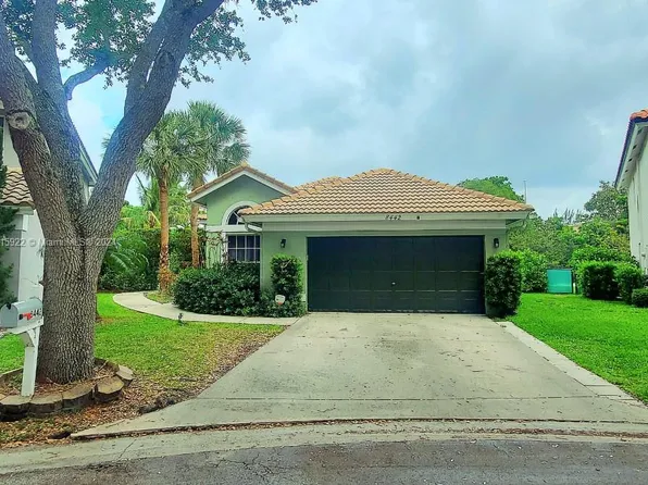 8442 NW 57th Dr, Pompano Beach, FL 33067