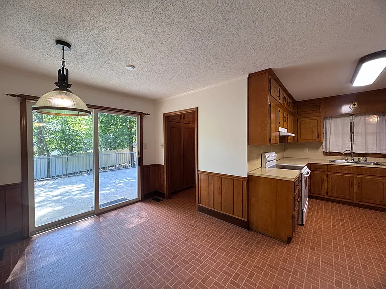 603 Shannon Rd — Photo 8