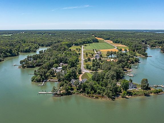 4th image of 57 Hall Farm Dr